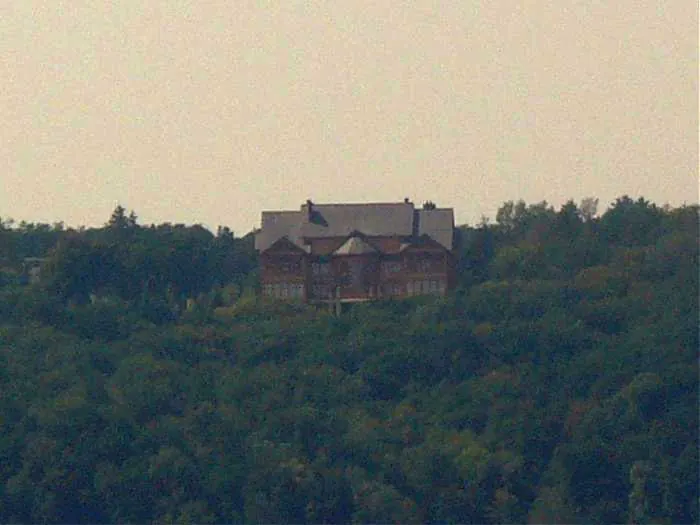 Mezhyhirya Residence