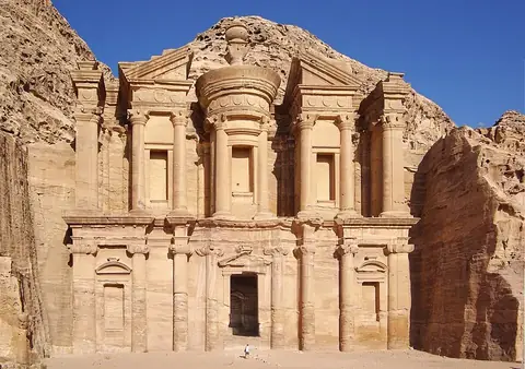 Ed-Deir, Petra