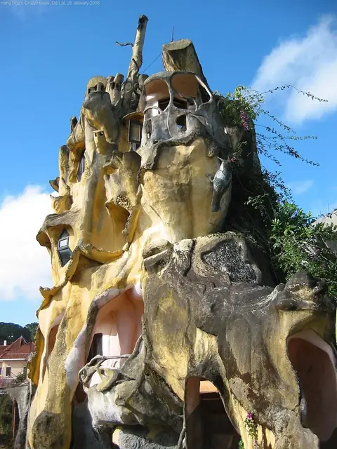 Hằng Nga Guesthouse