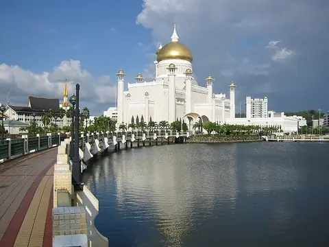 Omar Ali Saifuddien Mosque